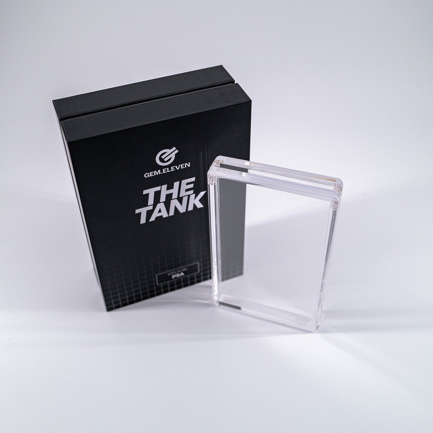 Gem.Eleven THE TANK – Acryl-Case für gegradete Karten (PSA)