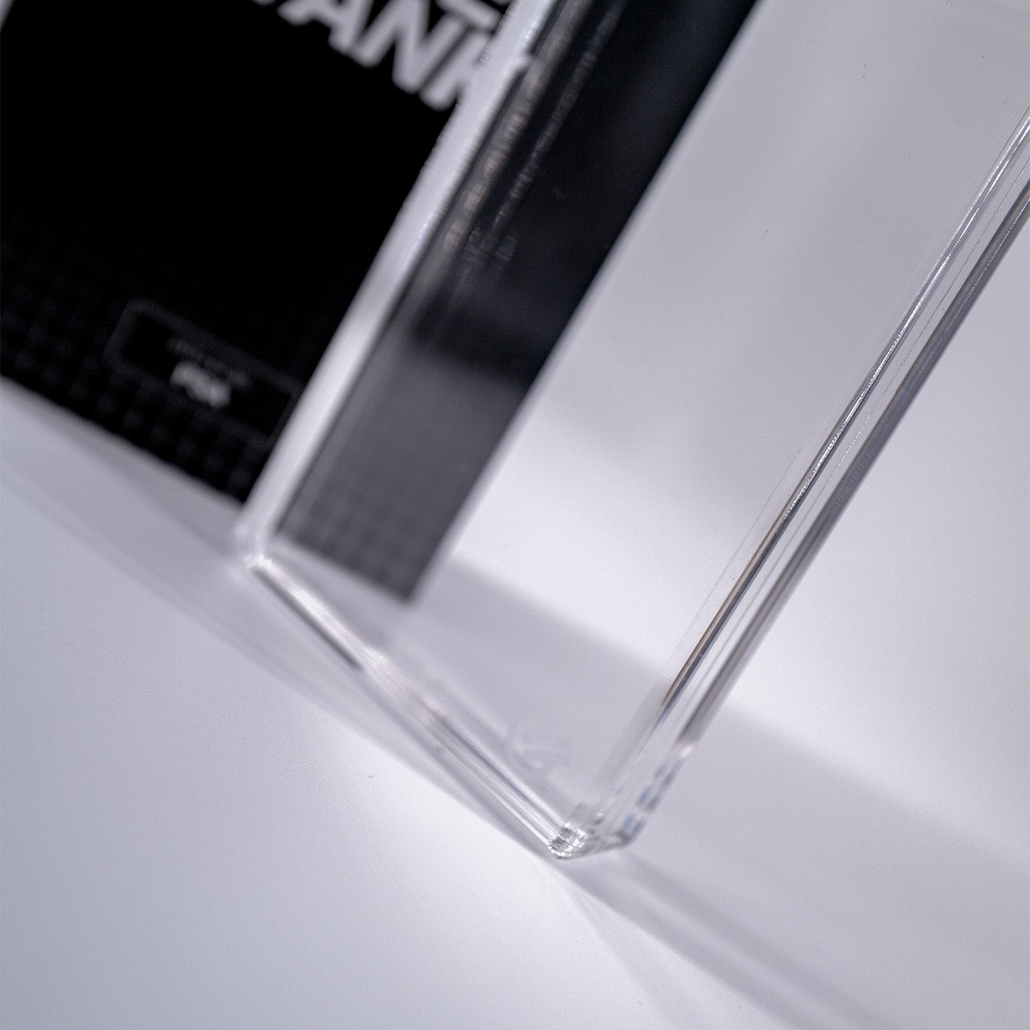 Gem.Eleven THE TANK – Acryl-Case für gegradete Karten (PSA)